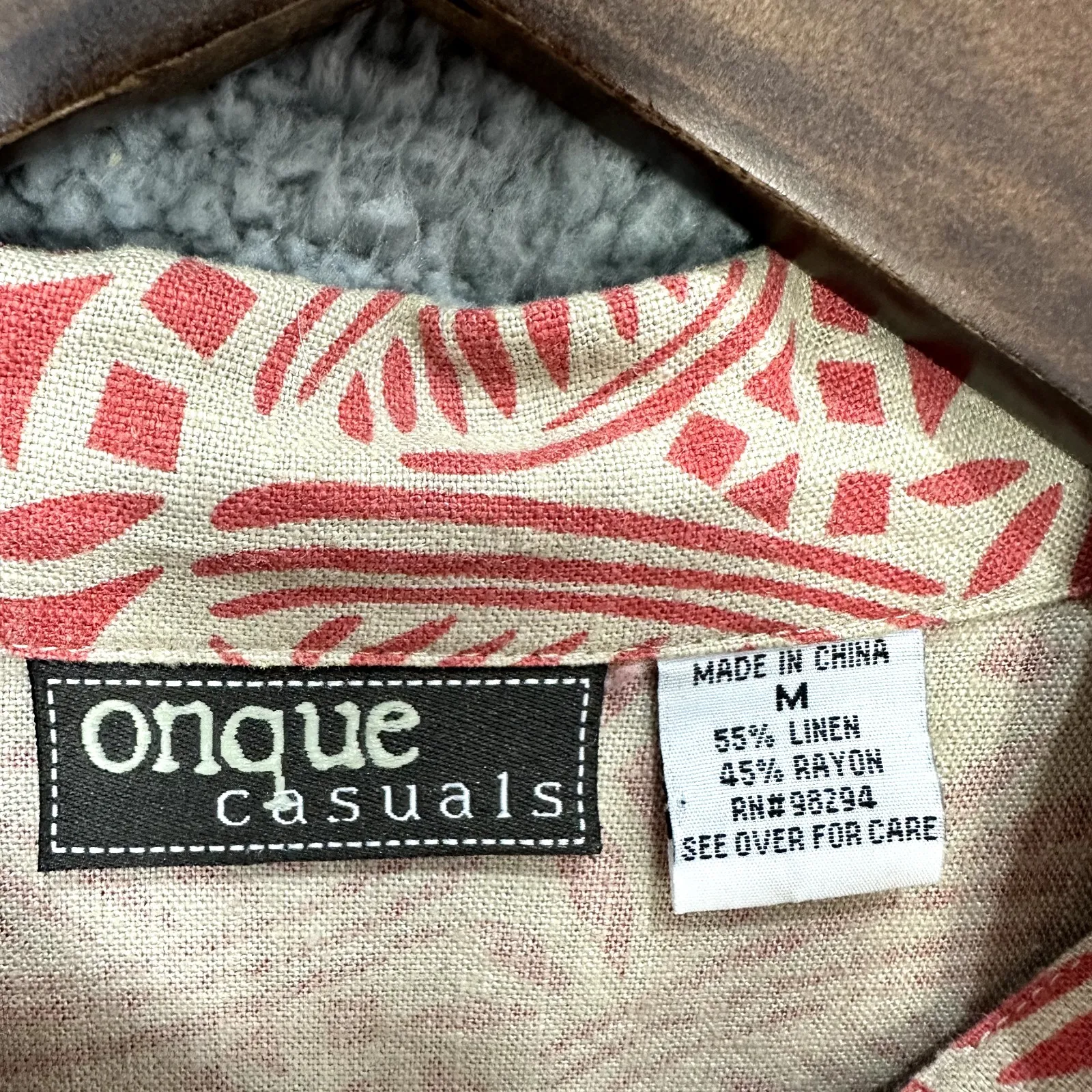 Onque Casuals Button Shirt Women M Red Leaf Print Top Boho Resort Coastal Chic‎ Size M - Image 2