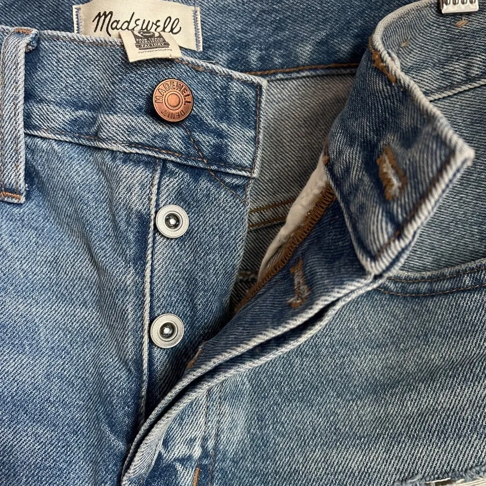 NWT Relaxed Denim Shorts 27 Foxglen Distressed Festival Cowgirl Boho - Image 4