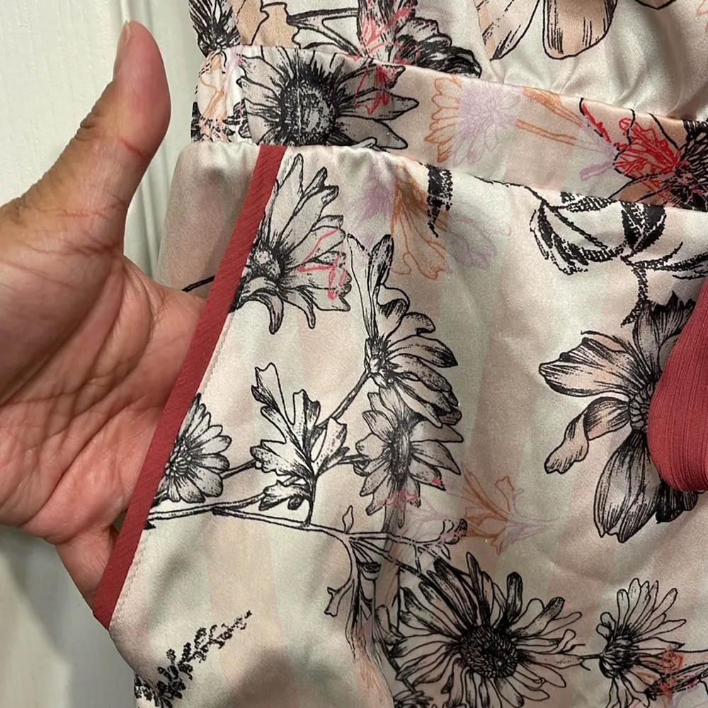 Victoria's Secret Satin Pink Floral Drawstring Waist Romper Sleepwear Size Med - Image 6