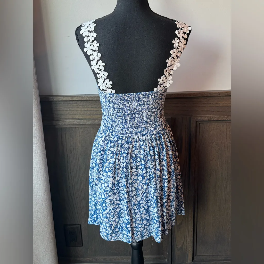 Cupshe daisy daze floral mini dress small - Image 4