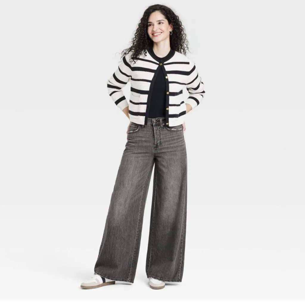 Universal Thread Black Wide-Leg Jeans - Image 3