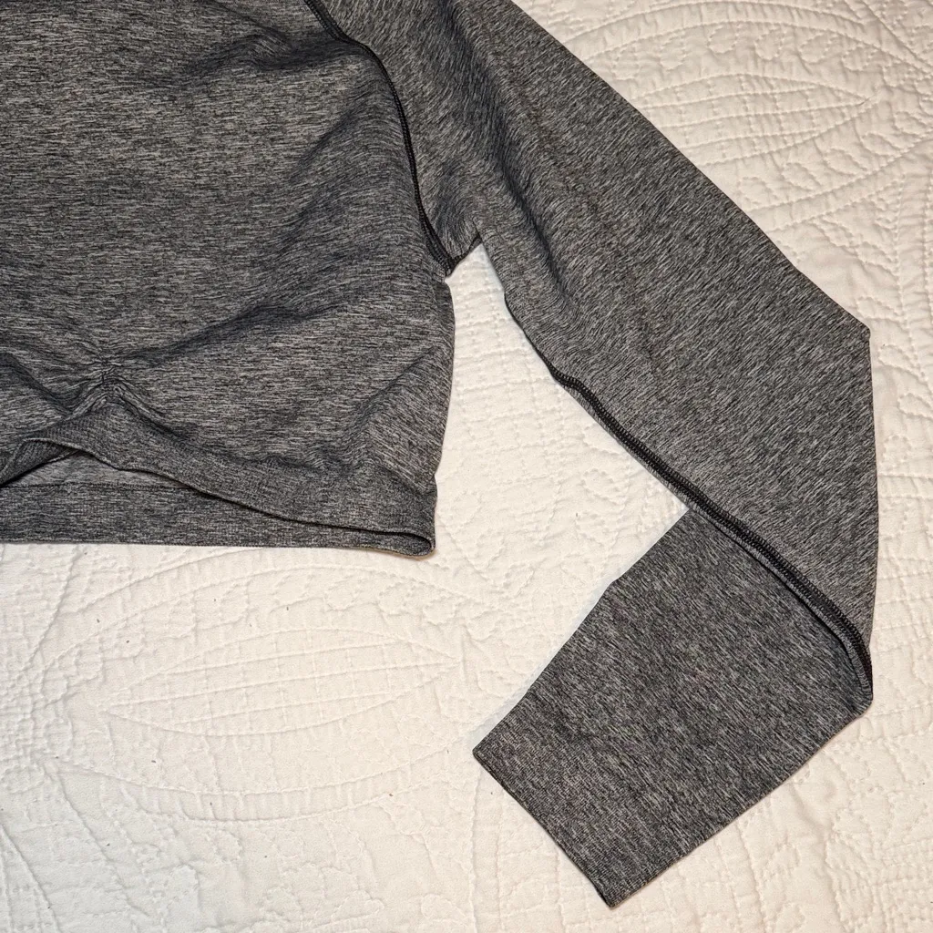 Gymshark Gray Long Sleeve Crop Top - Image 6