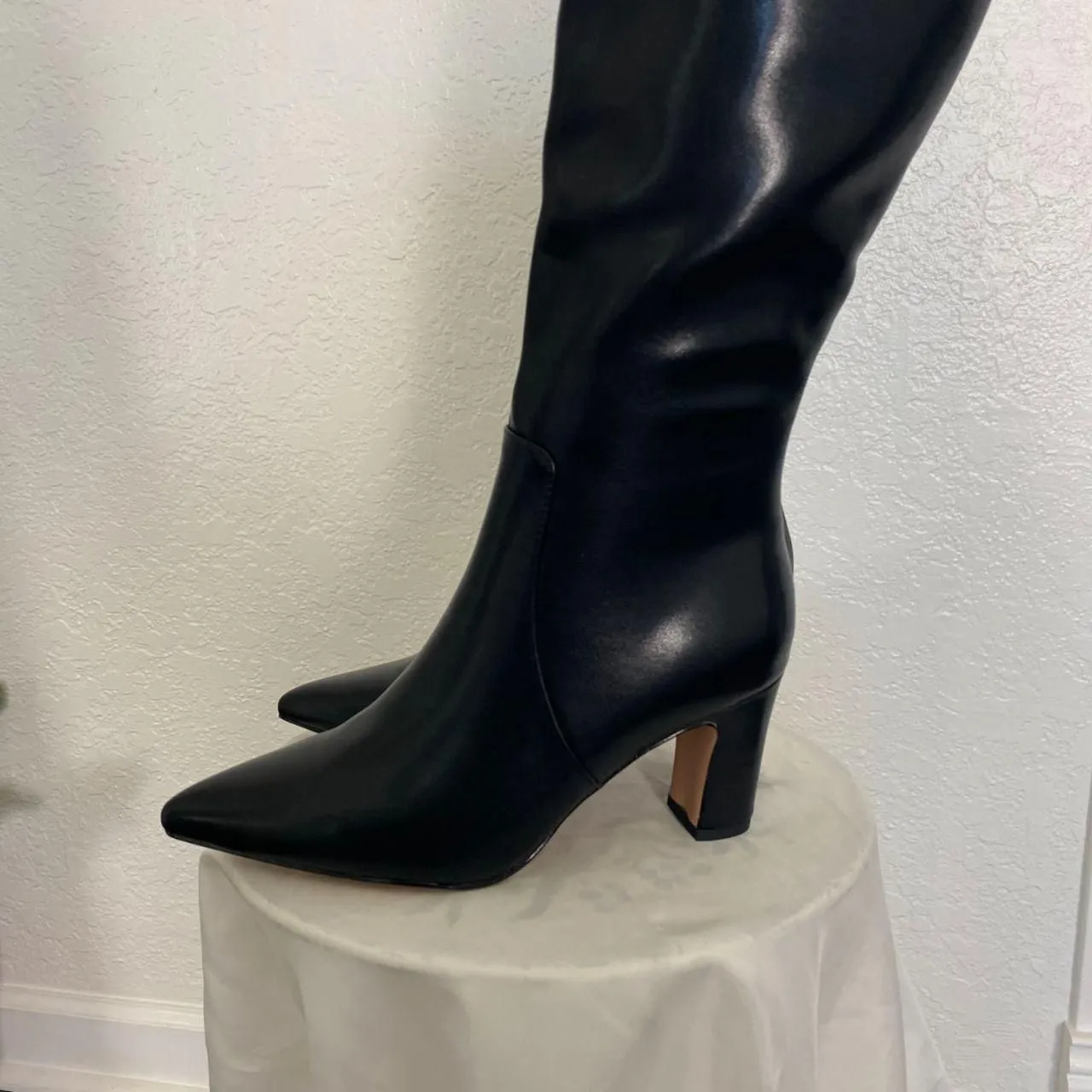 NEW 90s Style Black Faux Leather Smooth Pointy Knee High Heel Boots US 9.5 - Image 2