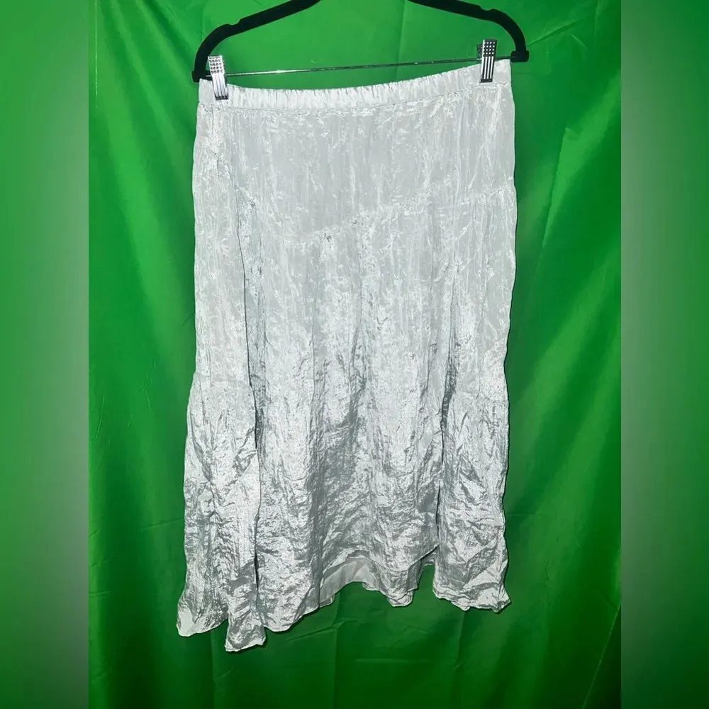 Vince NWT  Skirt size Medium - Image 2