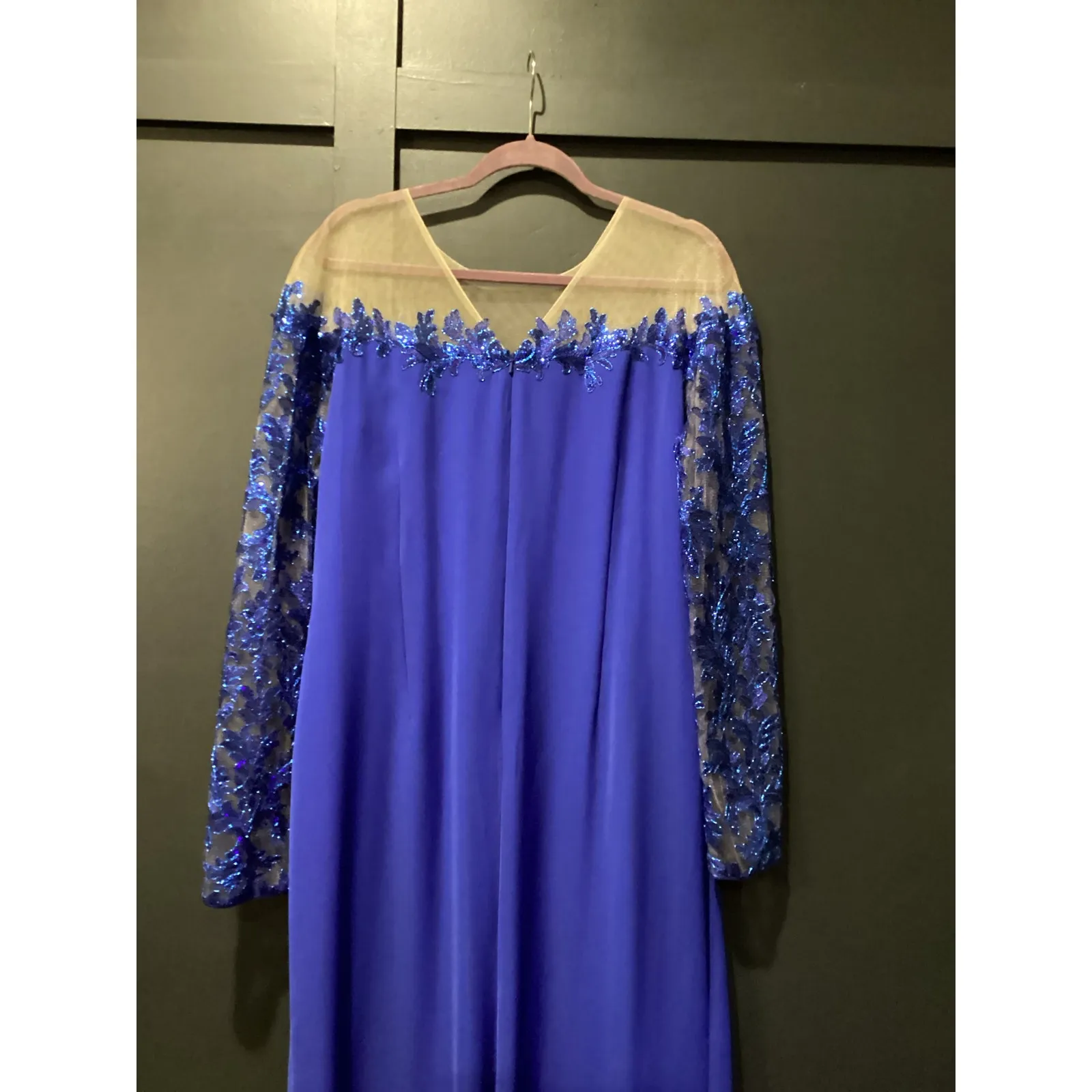 Tadashi Shoji DELTA OFF-THE-SHOULDER SEQUIN CREPE GOWN Saphire blue LG19341LX - Image 4