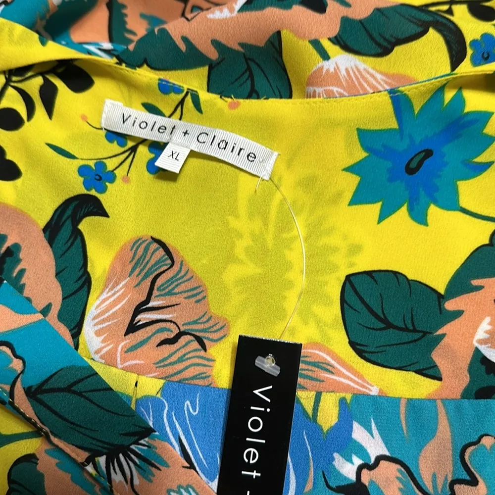 VIOLET + CLAIRE Floral Yellow Sleeveless Top - Image 4