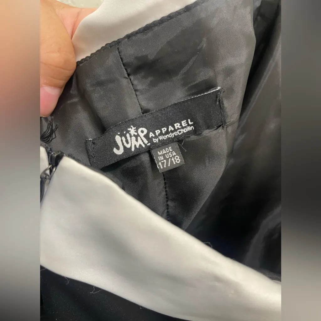 Jump Apparel by Wendy Chaitin Classic Black and White Strapless Gown plus‎ size - Image 5