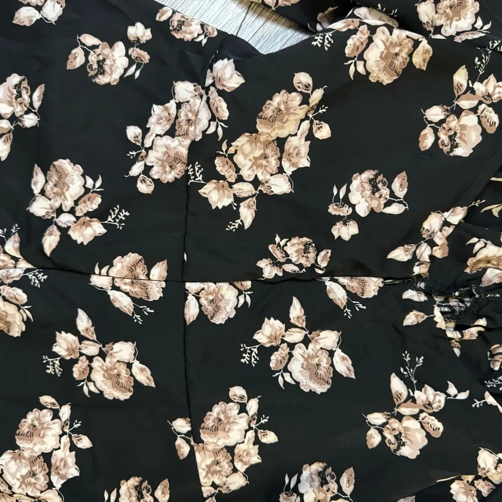 floral balloon sleeve floral mini dress in black/ size 12 - Image 7