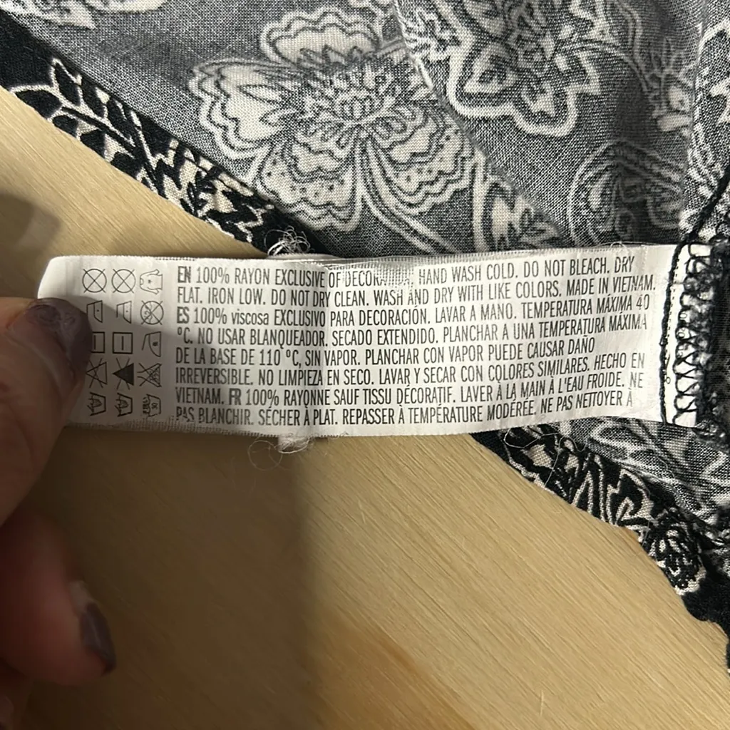 Forever 21 Floral Dress - Scoop Neck | Size S | Black & White - Image 7