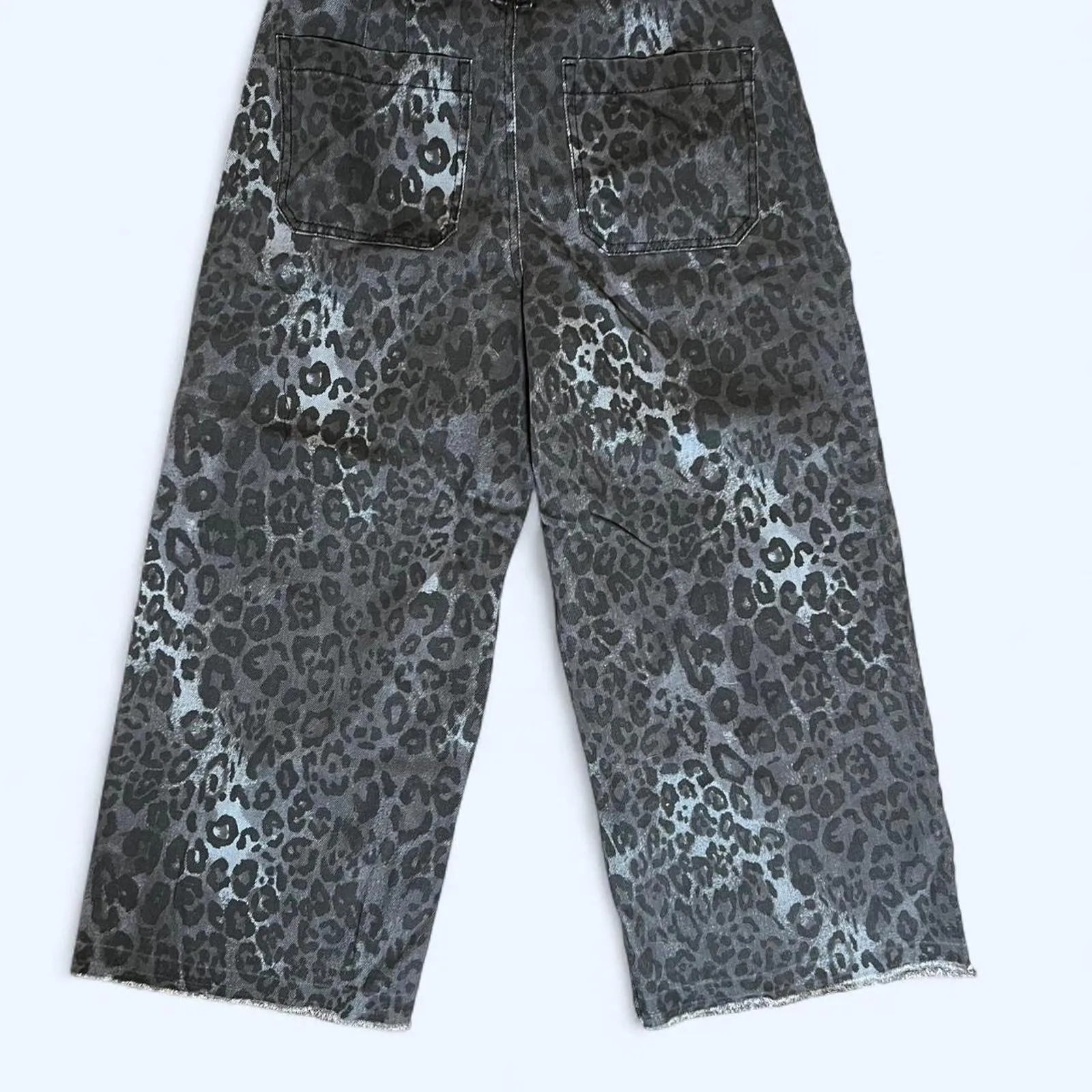 Black and grey leopard print wide leg ankle jeans Size 29 waist NEW Gray - Image 5