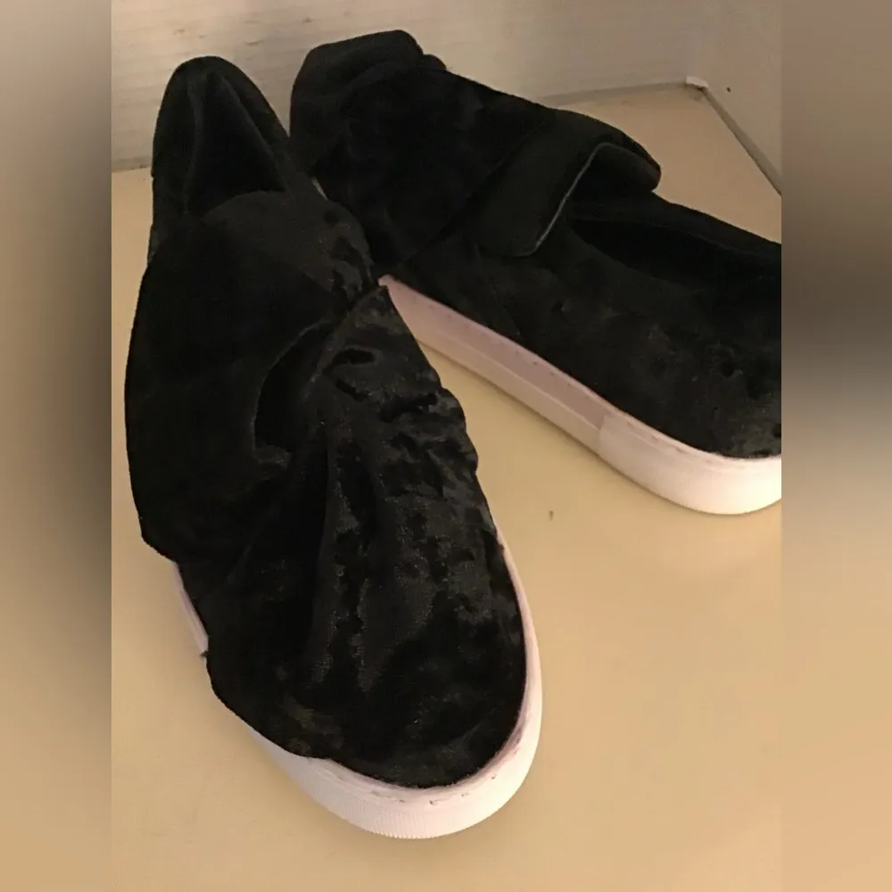 J/Slides women black velvet Anabelle Platform sneakers US 7 - Image 5