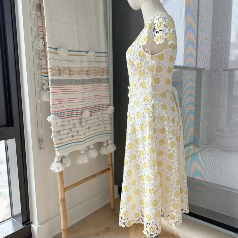 Alex Marie White Yellow Floral Shirt Sleeves Midi Dress Women’s Size 2 - Image 3