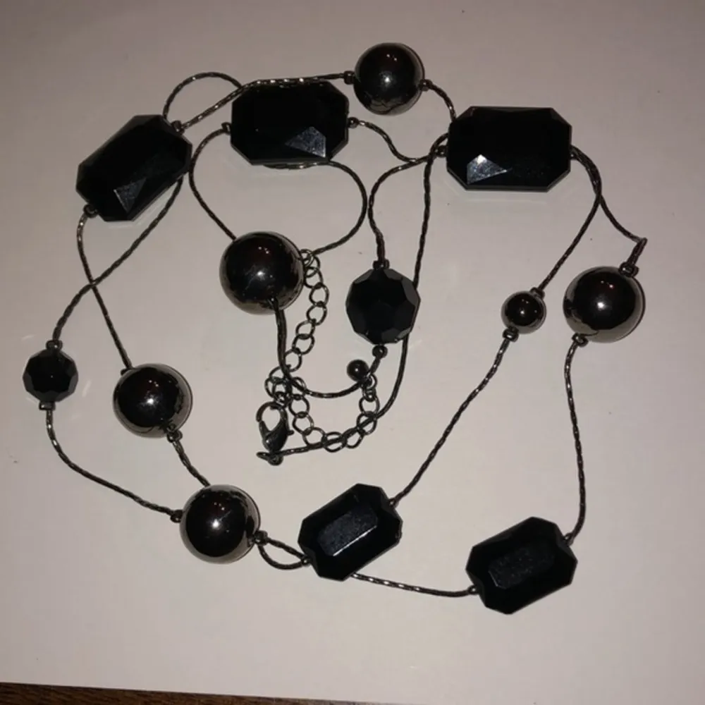 Vintage Black & Gunmetal Gray Metallic Beaded 39” Long Necklace - Image 5