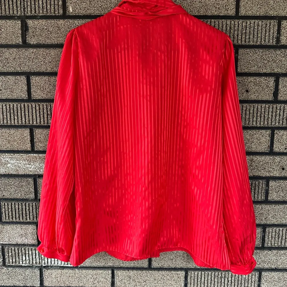 7 West Vintage Red Silky Women’s Button Down Blouse Size 16 - Image 4