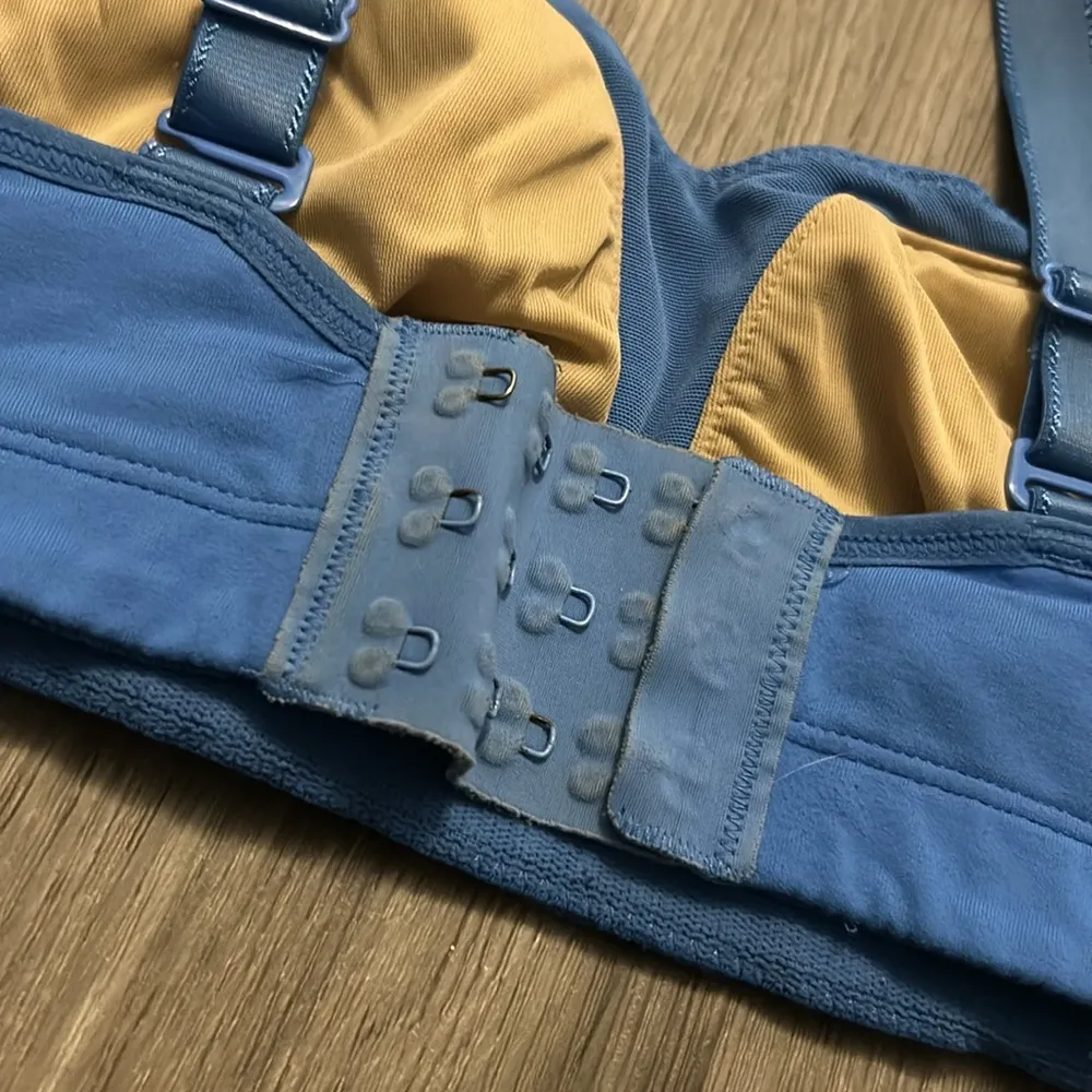 Lululemon Ta Ta Tamer Sports Bra Porcelain Blue - Image 3