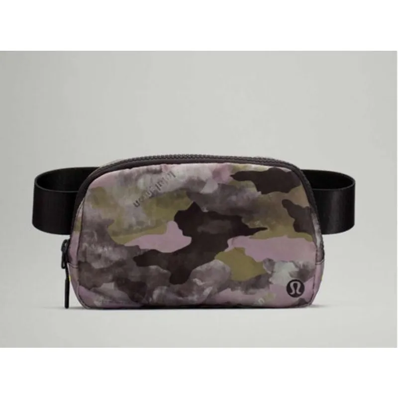 Lululemon Everywhere Crossbody Belt Bag,Heritage Camo Wash,Juniper Green& Blac - Image 4