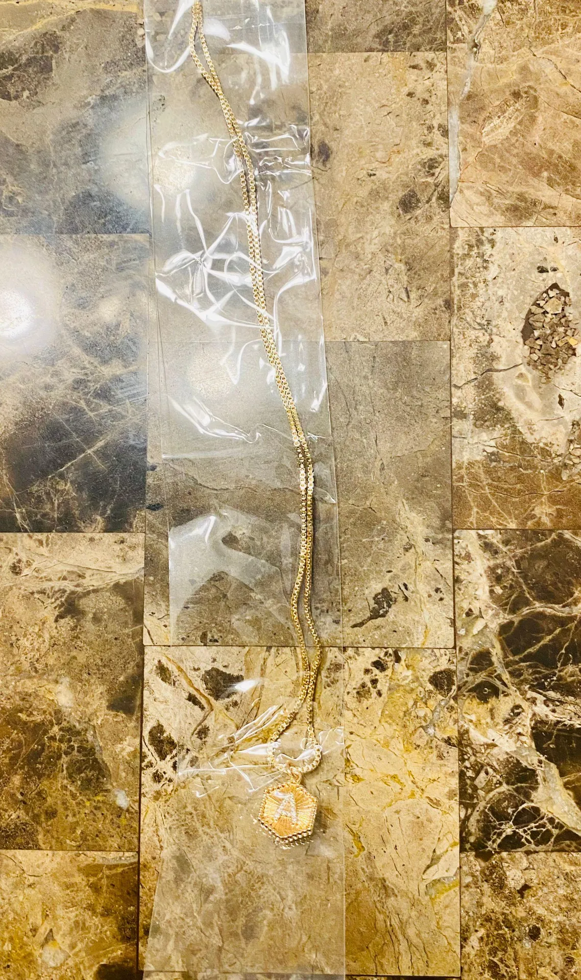 IEFRICH Initial Necklace Gold - Image 2