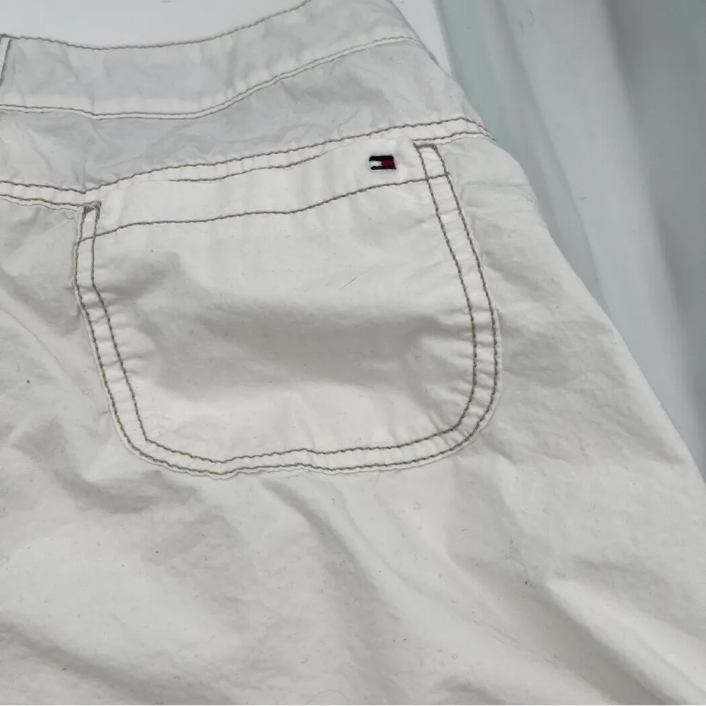 Tommy Hilfiger White Cargo Shorts Relaxed Fit - Image 3
