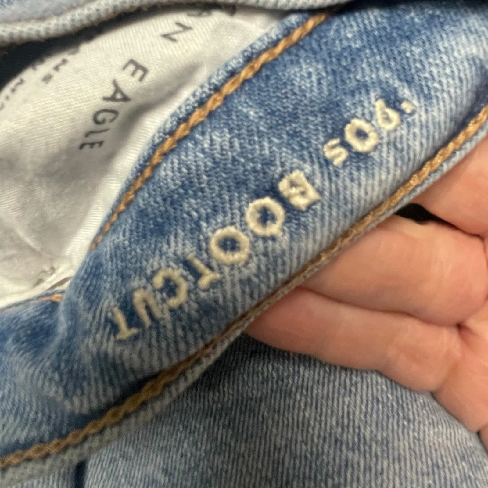 American Eagle 90s Bootcut Distressed Light Wash Jeans Size 6 Short Festival - Image 6