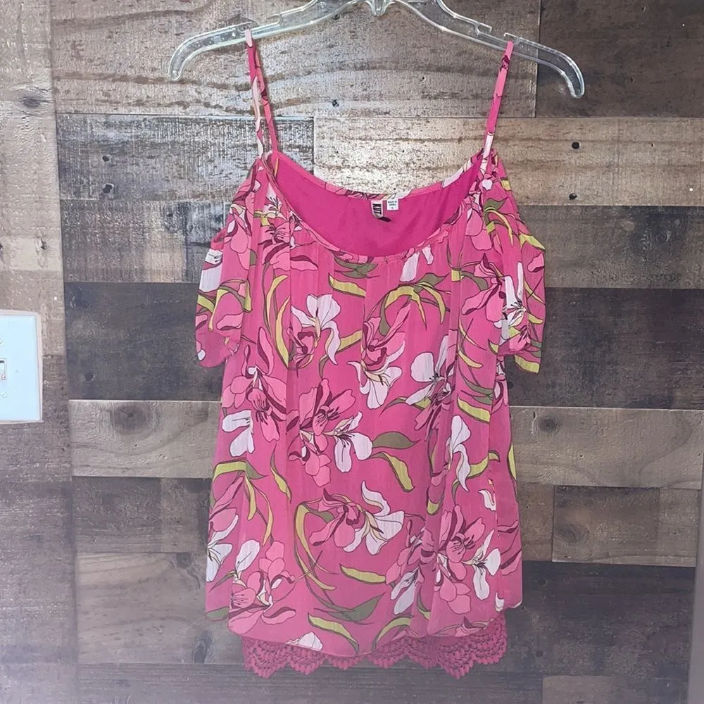 ✨Kut from the Kloth Pink Tropical Floral Cold Shoulder Blouse with lace trim - Image 2