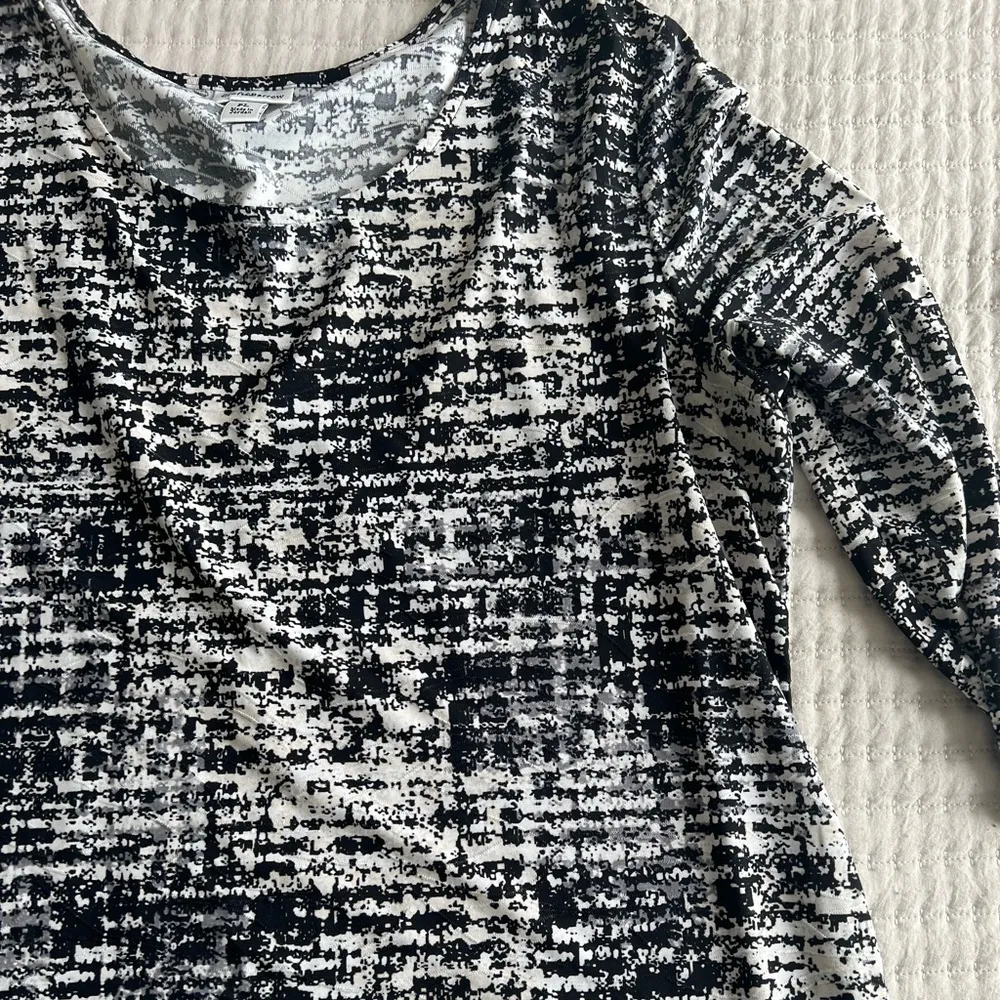 [croft & borrow] black & white petite large patterned blouse - Image 3