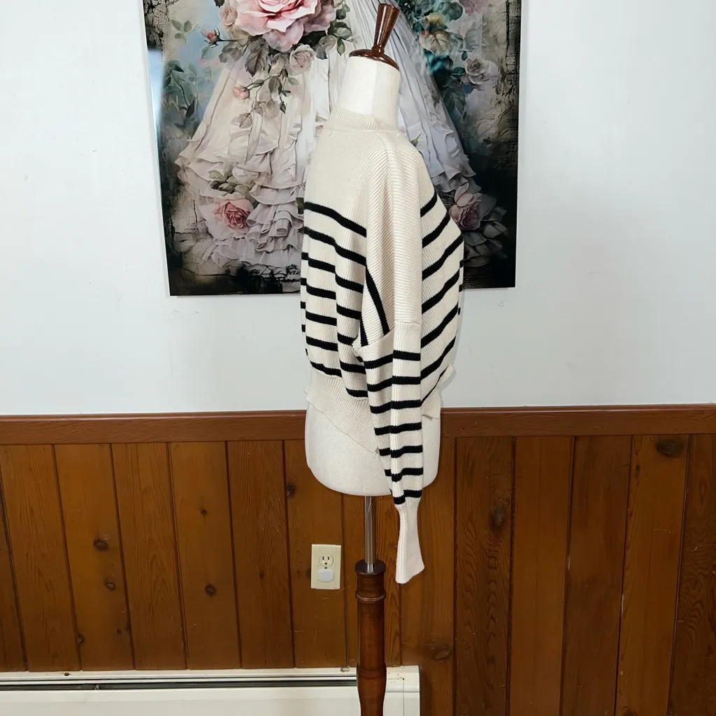 Cute TFY Collection Cropped Dolman Sweater! Black Size M - Image 5