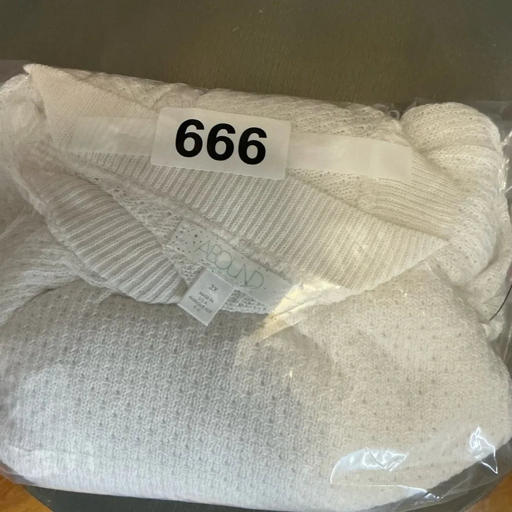 Abound White Crop Sweatshirt Relaxed Fit - Image 4