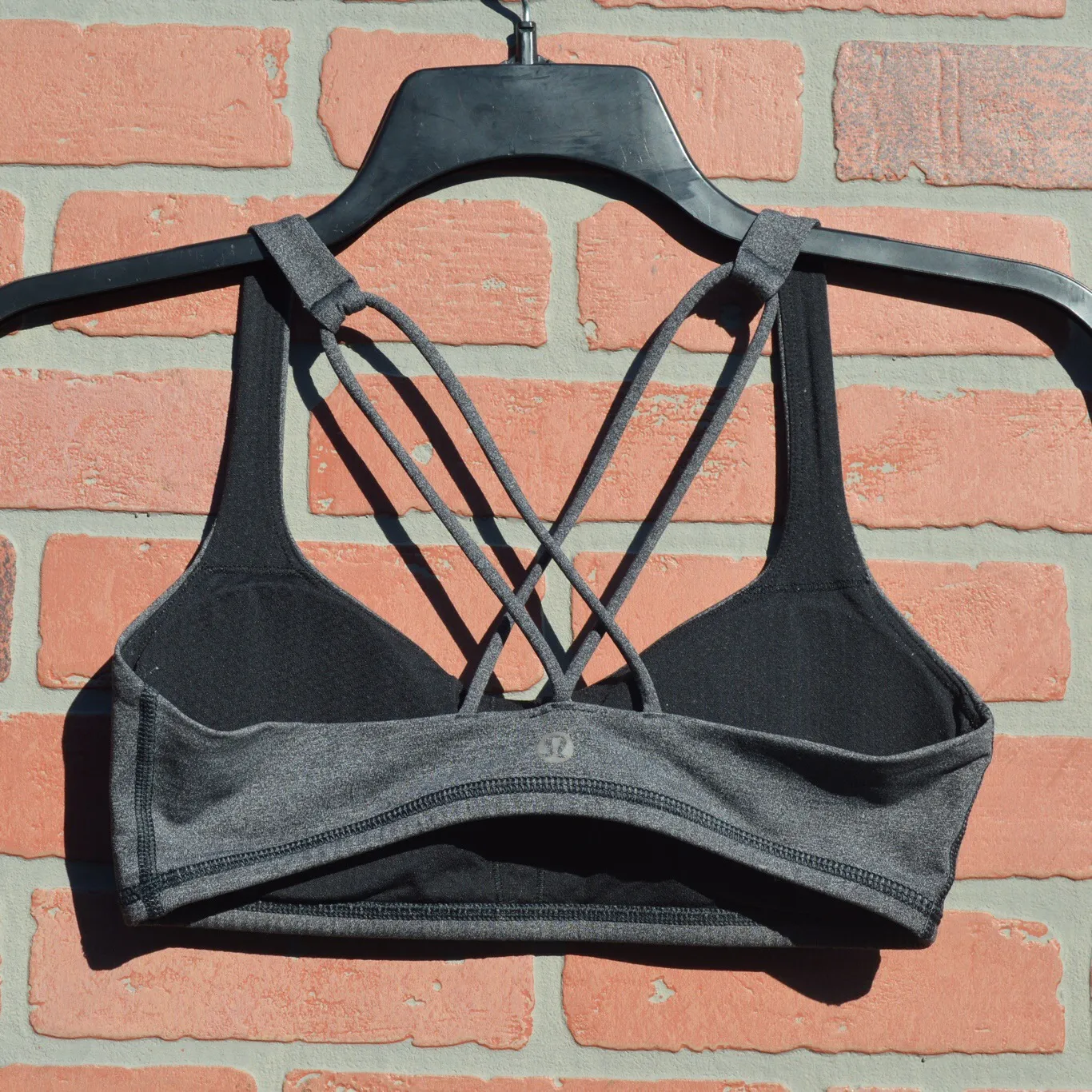 Lululemon Heathered Black Free To Be Bra Size 6 - Image 8