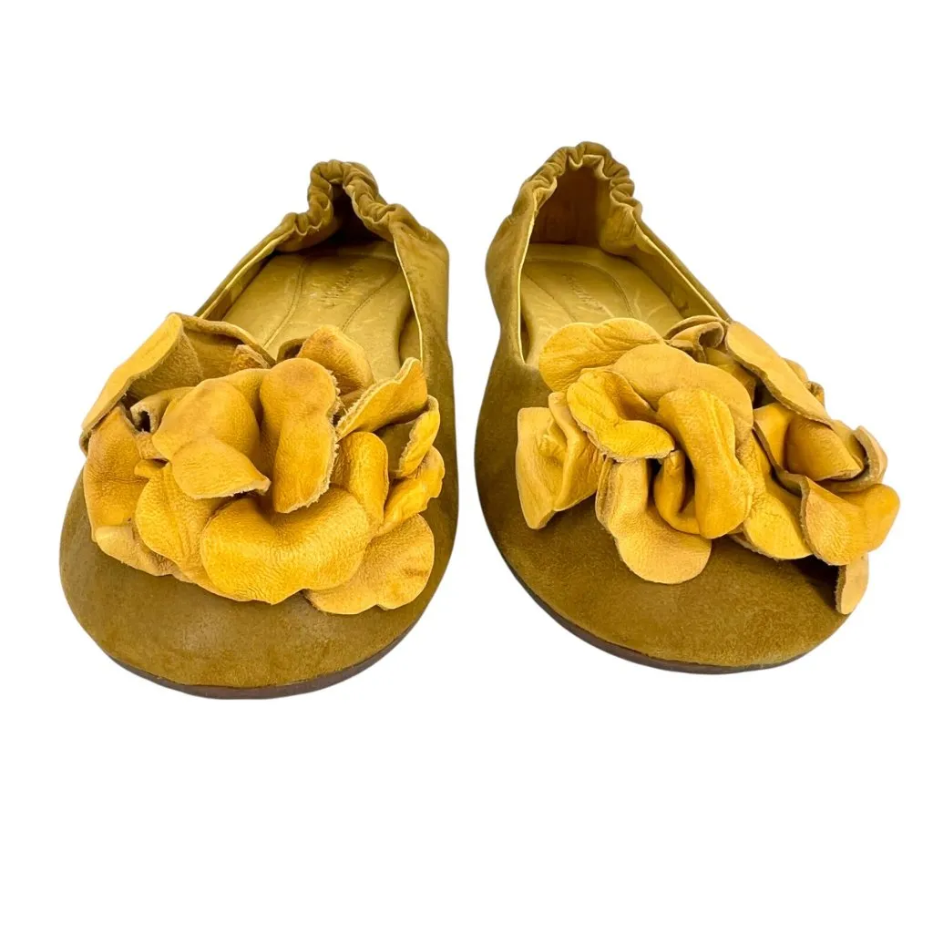 Chocolat Blu Vivian Yellow Suede Ballet Flats Floral Accent Size 8.5 - Image 6