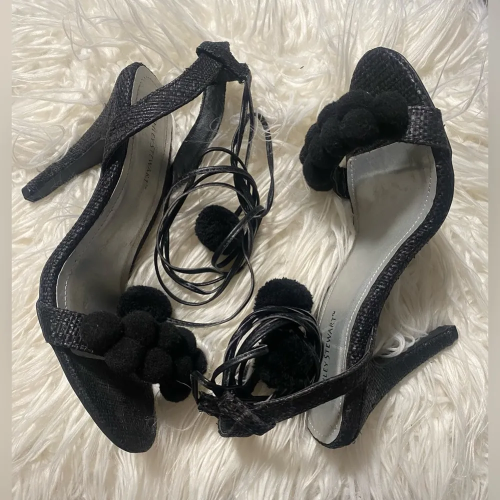 NWOT Ashley Stewart Women's Size 9W Black Pom Pom Puffed Heels - Image 4