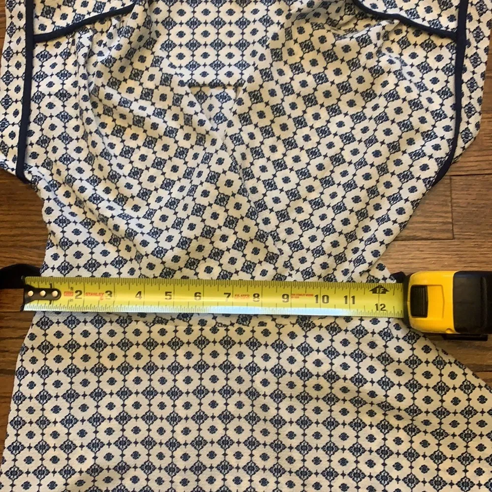 Monteau  v-neck Blouse - Image 9