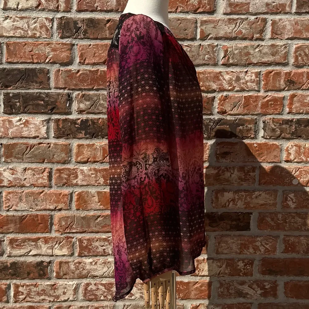 Figuroa & Flower long sleeved ombré semisheer abstract patterned top / L / EUC Red Size L - Image 3