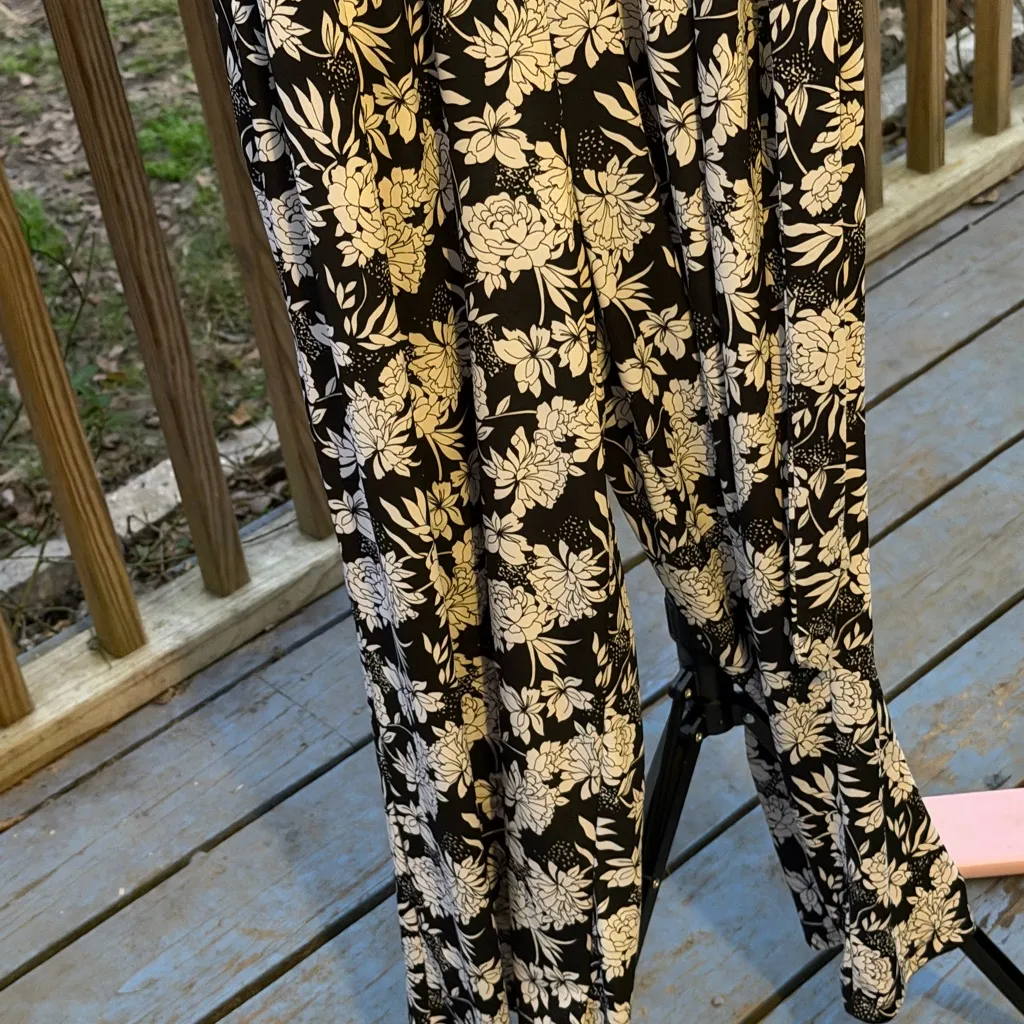 Kayleigh Delaney Floral Black and White Jumpsuit sleeveless cropped size M - Image 11