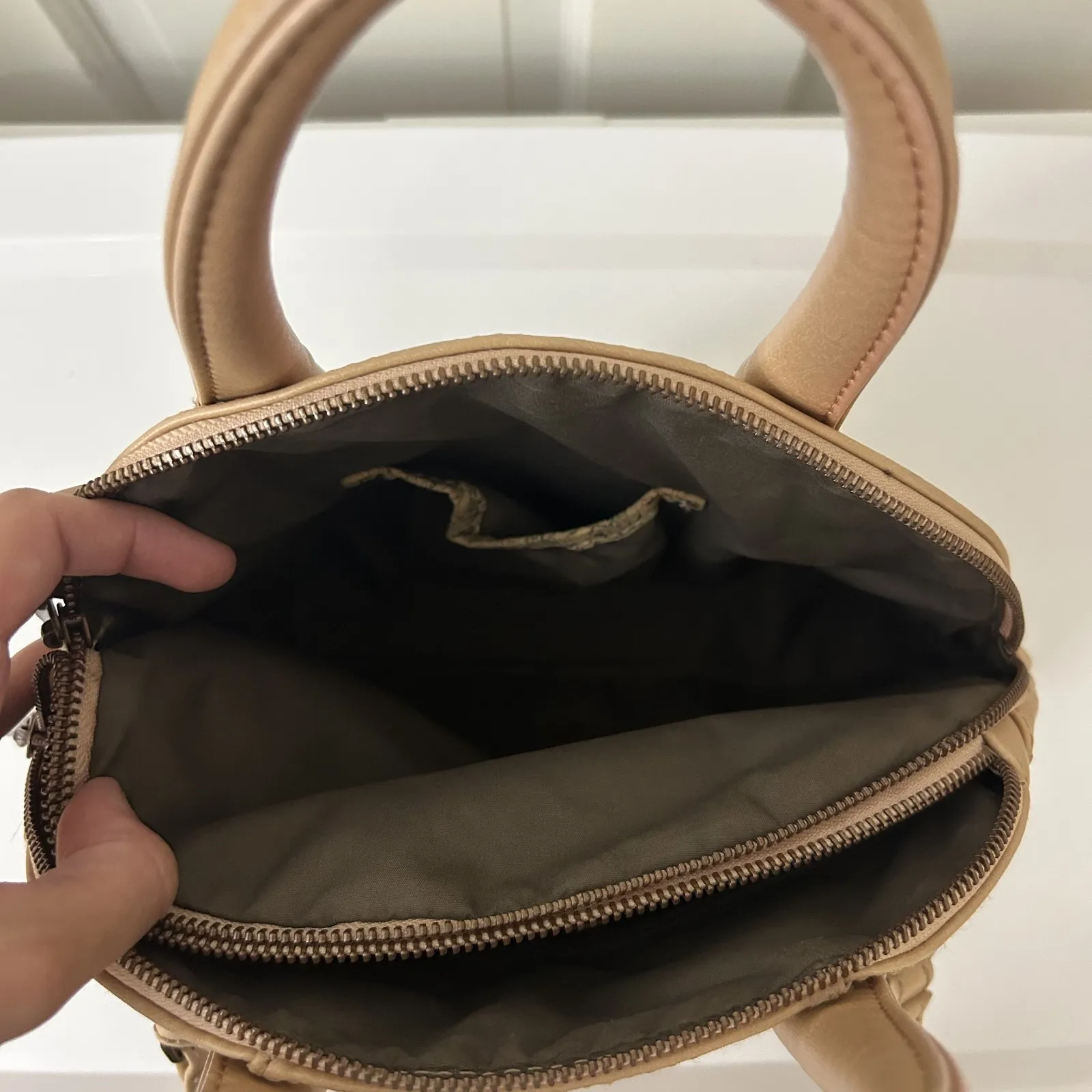 Matt & Nat Large Beige Almond Dome Convertible Crossbody Handbag READ Blue - Image 4