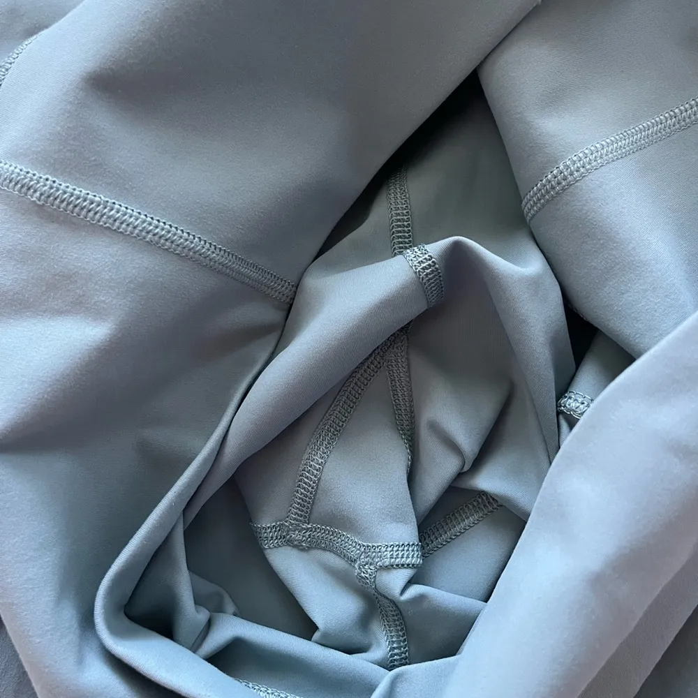 Vuori Studio Pocket Legging Vintage Pistachio-Size Medium - Image 7