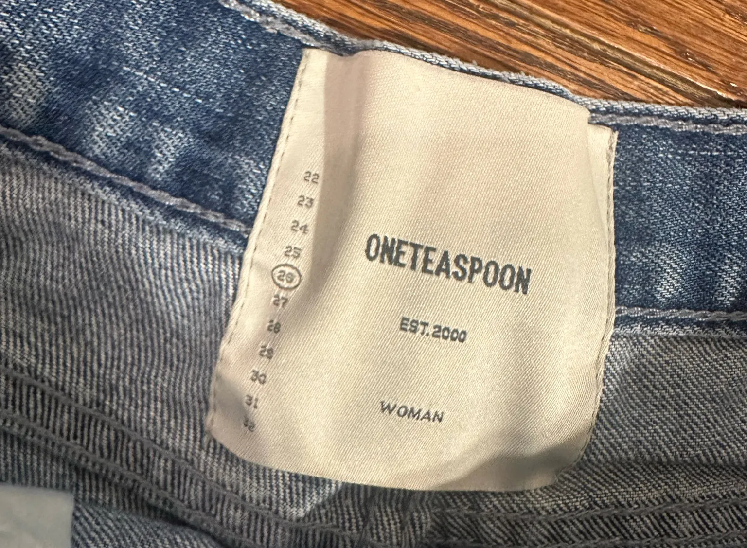 one teaspoon bonita low rise jean shorts. size 26 - Image 5