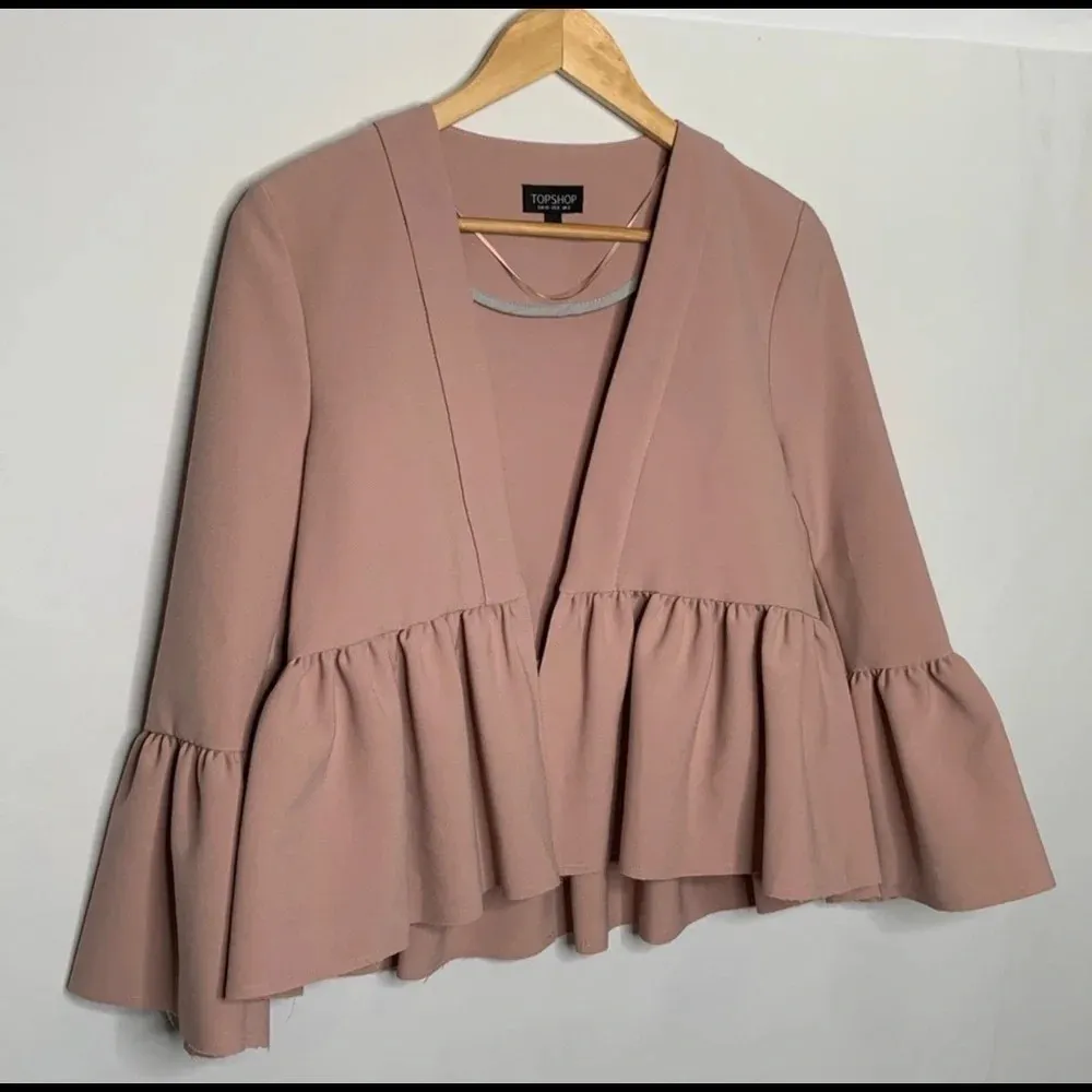 TOPSHOP Mauve Bell Sleeve Ruffle Blazer Size 8 - Image 3