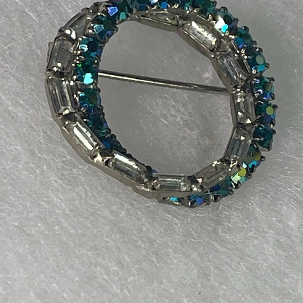 Vintage Aurora Borealis baguette rhinestone inter woven circle brooch. Blue - Image 4