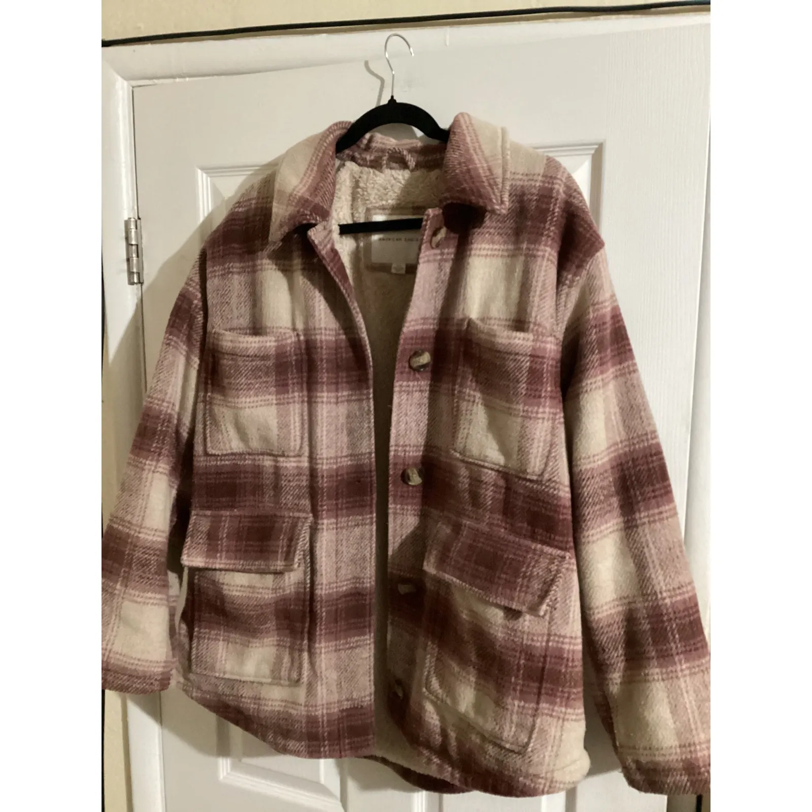 American Eagle Plaid Sherpa Lined Shacket Jacket L Burgundy Cream Button Front Purple Size L - Image 2