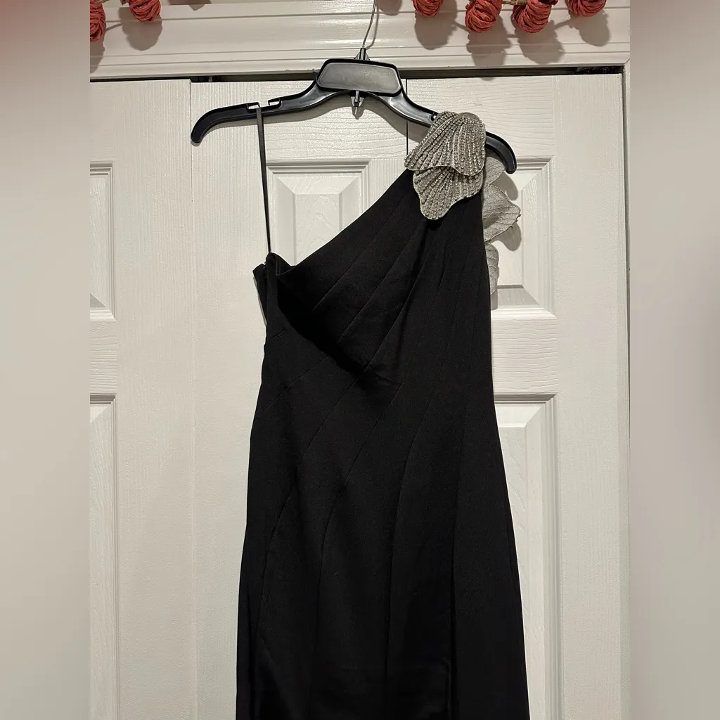 Mac Duggal Black Crepe One Shoulder Gown With Crystal Flower - Image 6