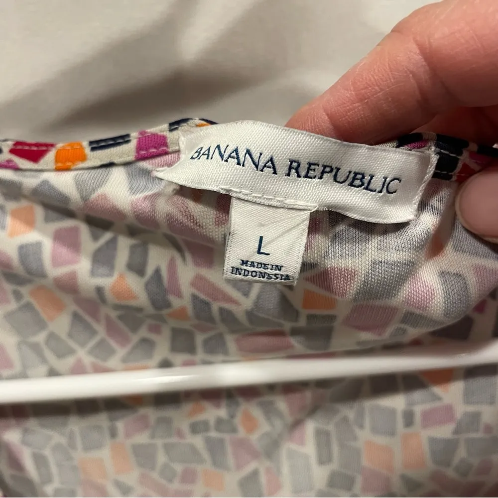 Banana Republic flowy deep v faux wrap geometric midi dress business casual - Image 5