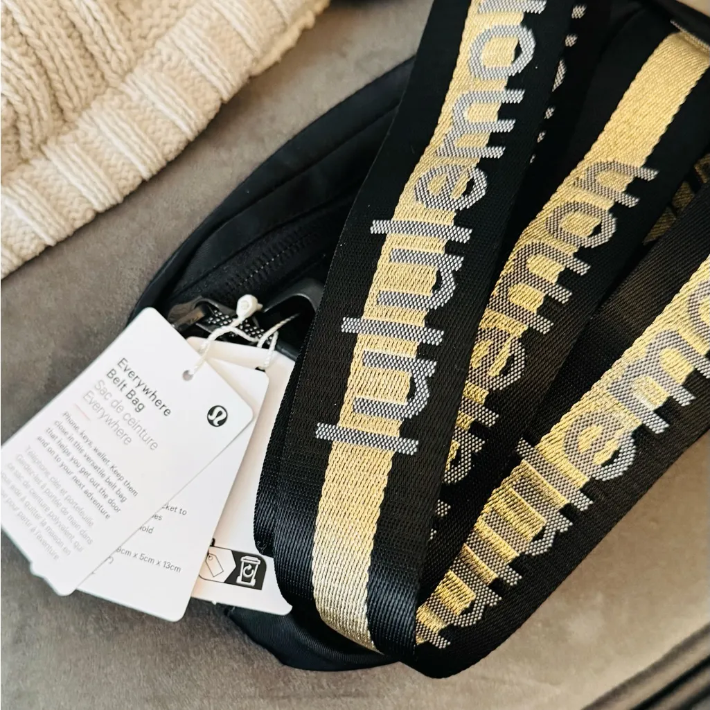Lululemon UNISEX Everywhere Belt Bag 1L *Wordmark Colour Black/Gold/White Opal - Image 13