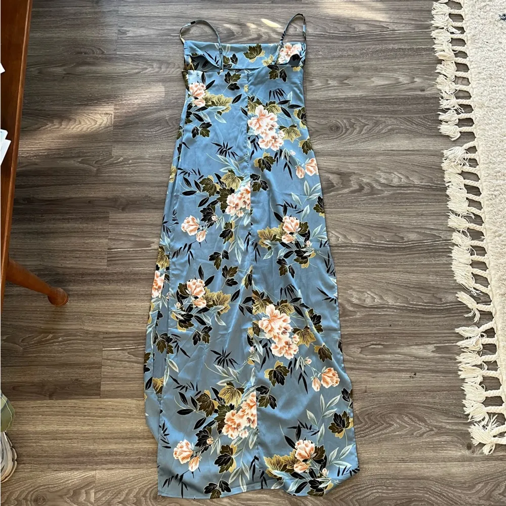 EUC - Missguided Blue Floral Maxi Dress - Image 7