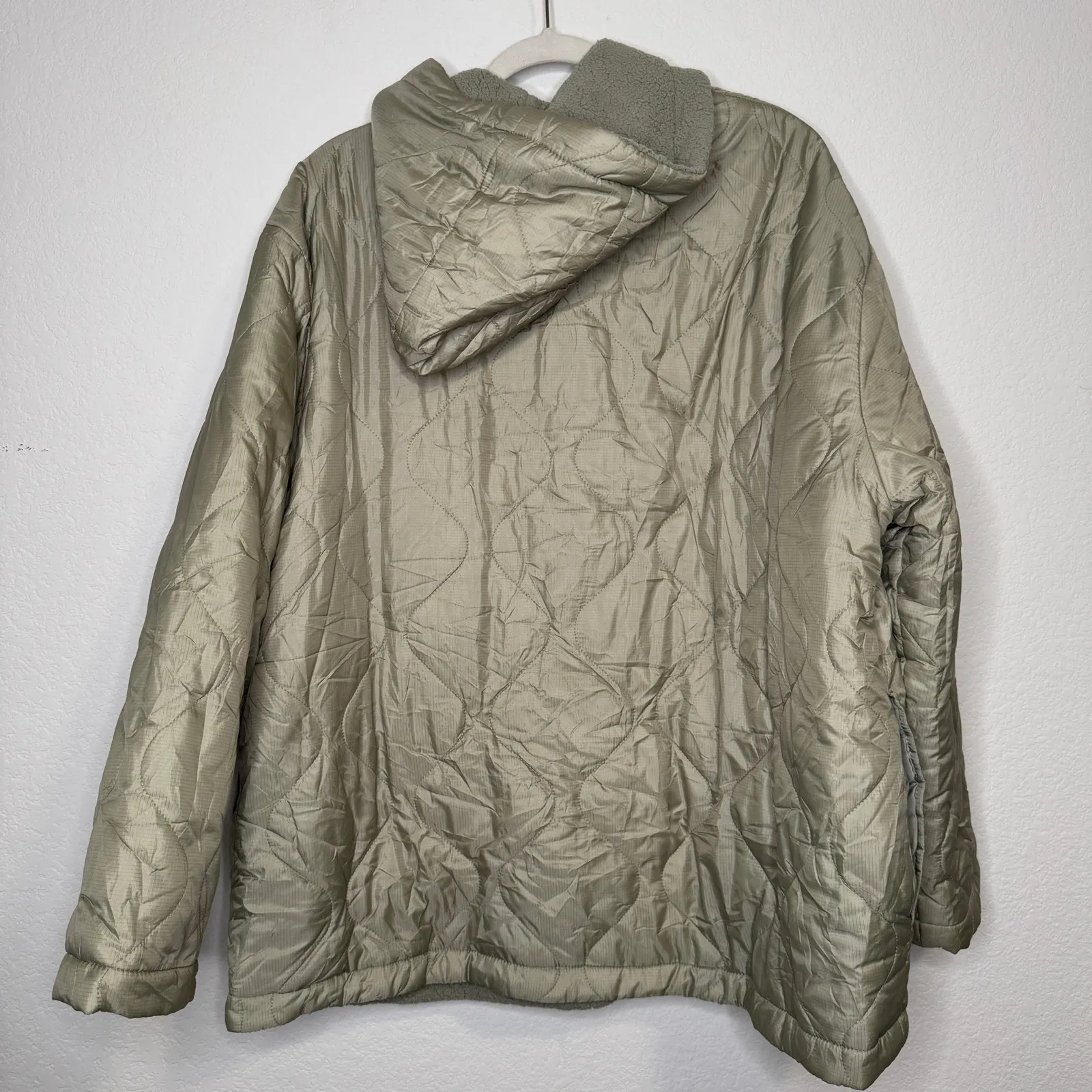 ASOS  Olive Green Quilted Puffer Jacket - Image 5