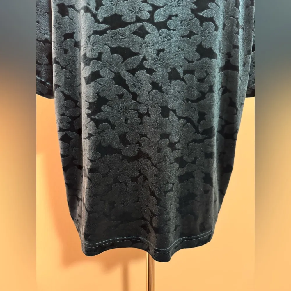 EUC Bechamel Blue Floral Blouse size large - Image 7