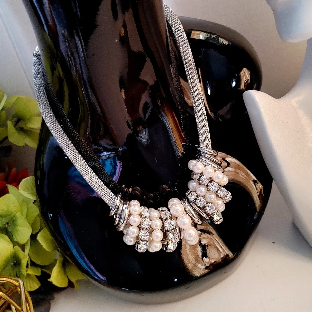 Pearl Rhinestone Silver Ring Mesh Chain Necklace - Image 2