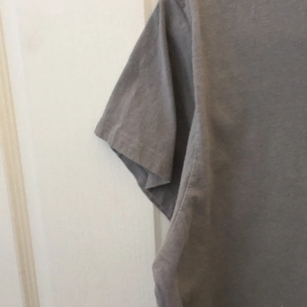 FINAL MARKDOWN Ladies share the care tee shirt xl Gray - Image 3