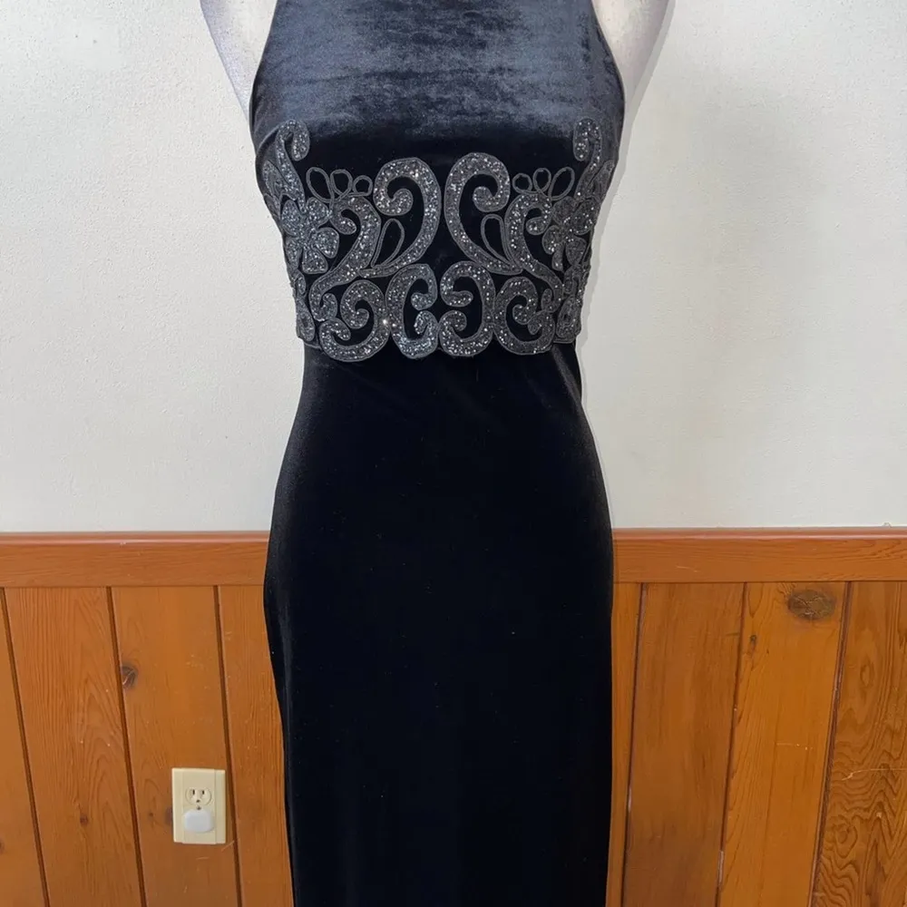 Super Cute Vintage Y2K Maurice’s Velvet Gown! - Image 3
