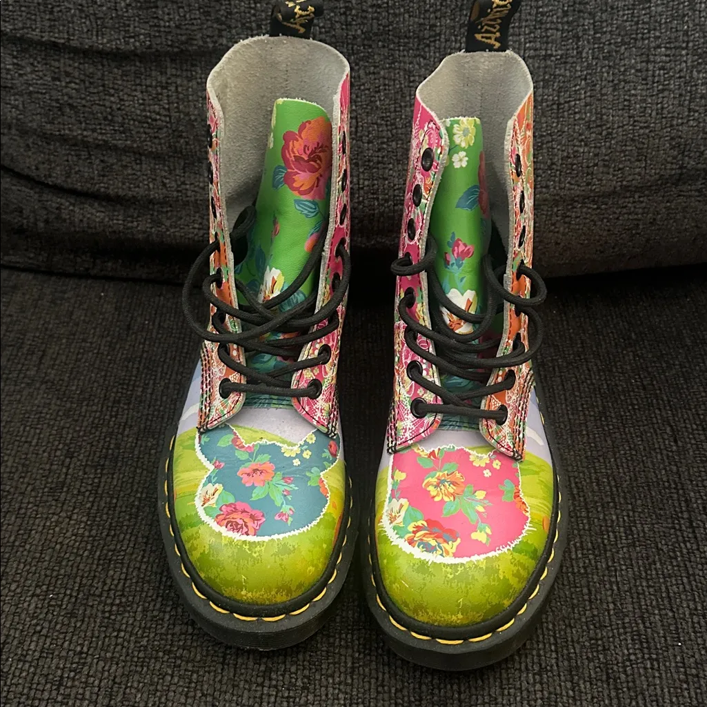 NWOT dr. Martens pascal daze 8 eye neon boots size 5 US Pink - Image 4
