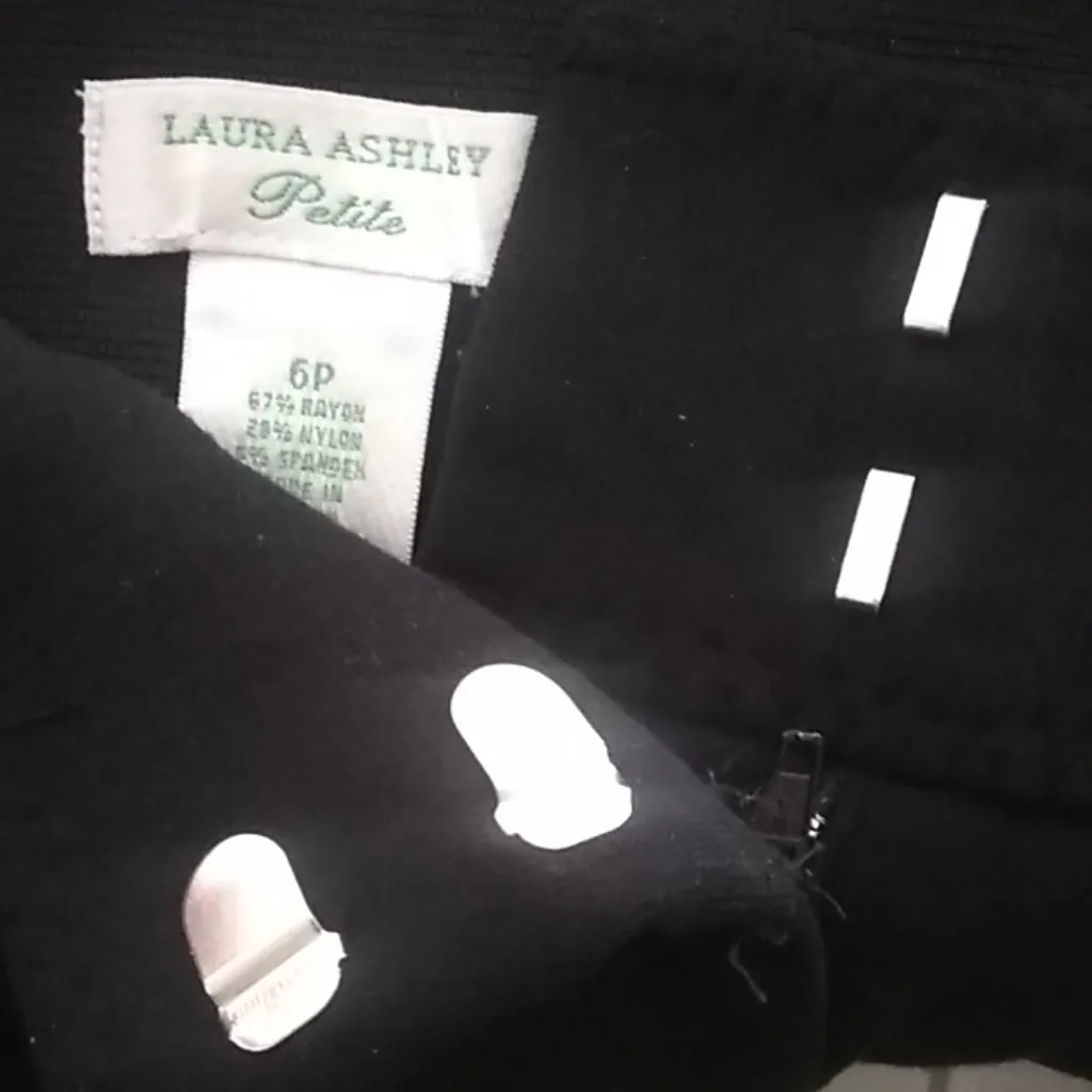 FINAL MARKDOWN Ladies' Laura Ashley Petite Slacks (6P) - Image 6